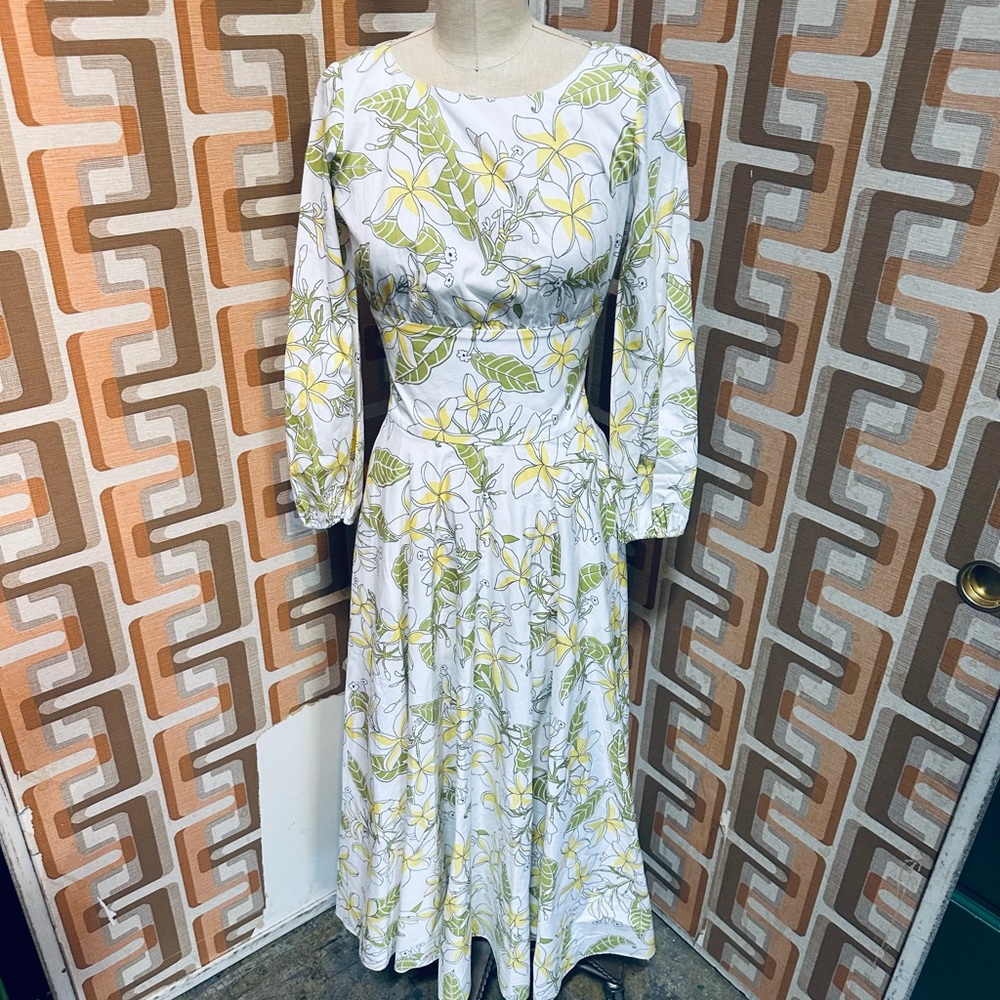 Coco Shop Floral Plumeria Pattern Long Sleeve 60s Style Dress - White and Yellow
